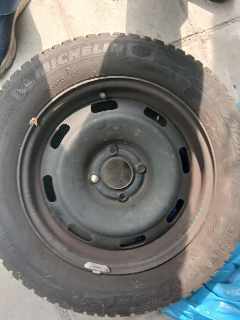 4 wielen (velgen + banden Michelin Alpin) voor Peugeot 208, Auto-onderdelen, Ophalen, Band(en)