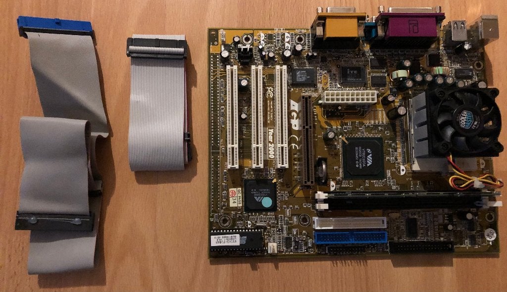 Moederbord8 Chaintech 6VIA3 (S370) MicroATX +PIII800 +128Mb, Computers en Software, Moederborden, Ophalen, Socket 370, Overige soorten