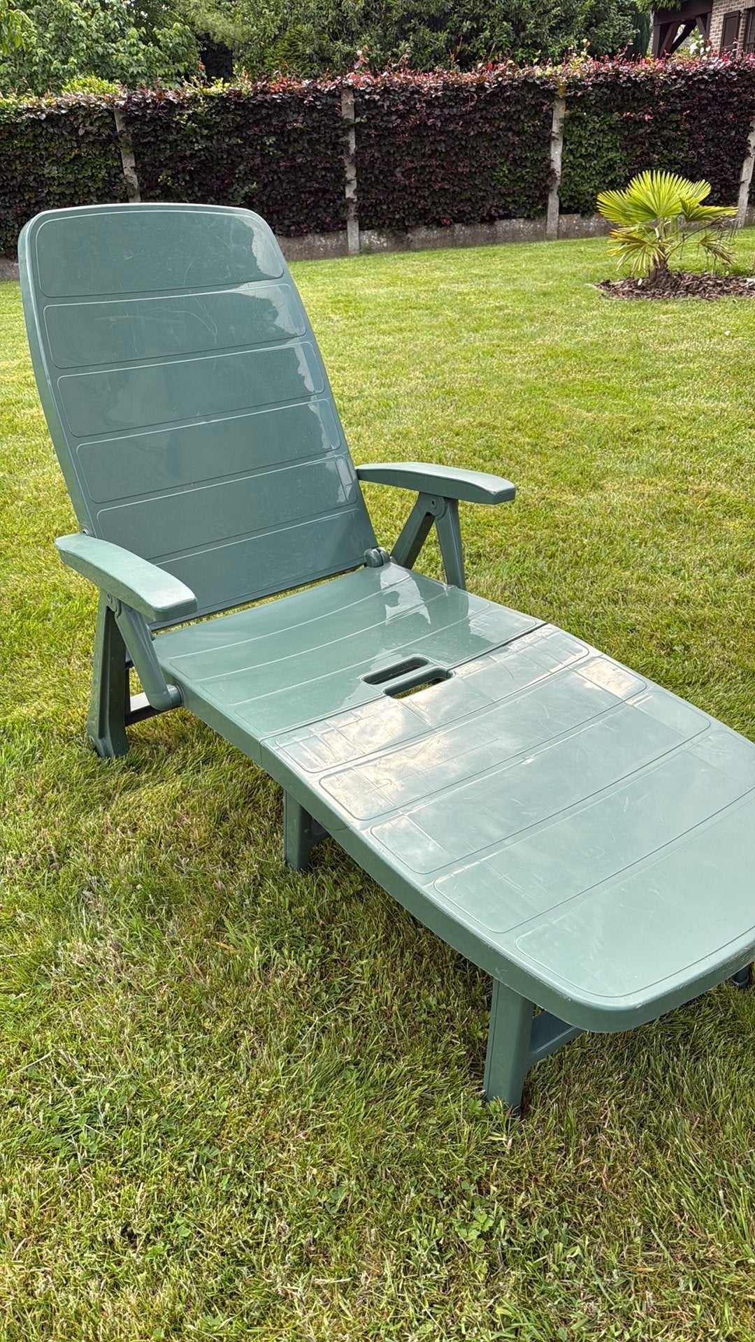 2 chaises inclinables vertes en PVC rigide avec 1 coussin, Enlèvement, Comme neuf