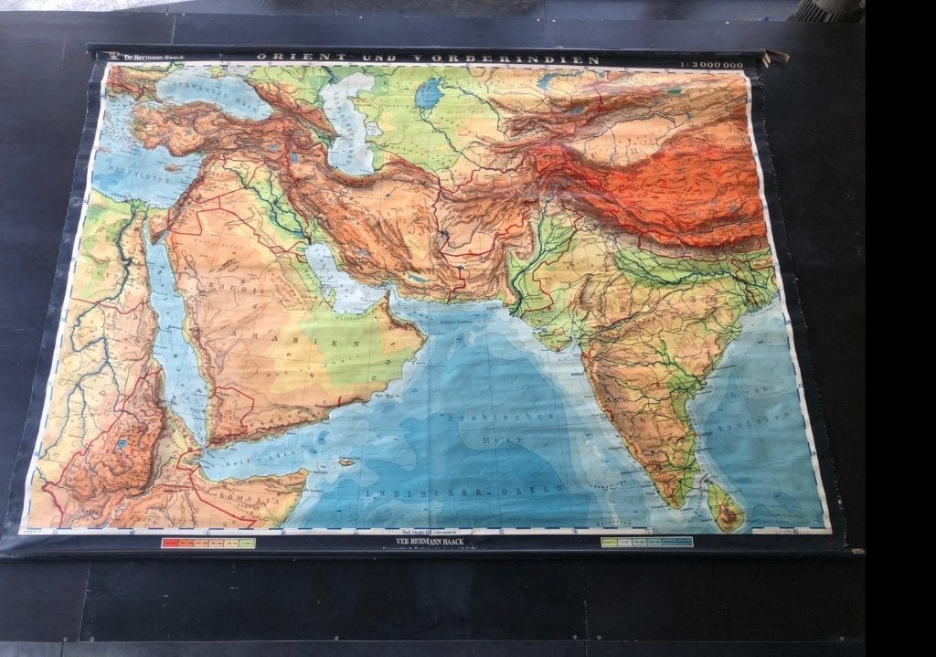 Carte en langue allemande de l'Orient et du Vorindien, 1960, Enlèvement