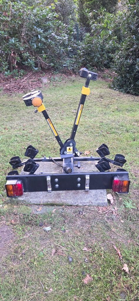 Fietsendrager Hawk voor 2 fietsen .  Max 45 kg, Ophalen, 2 fietsen, Gebruikt, Trekhaakdrager