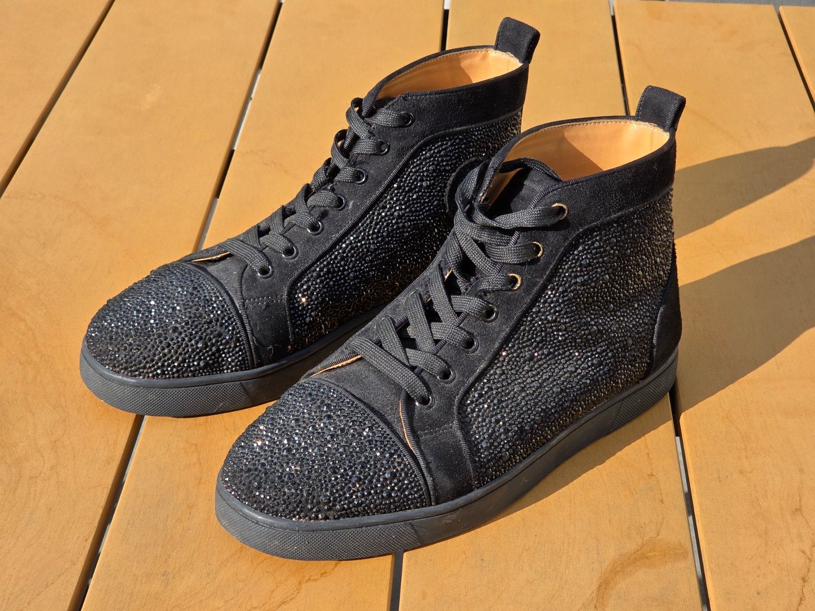 Christian Louboutin High Top Sneakers met zwarte strass – 43, Ophalen of Verzenden, Zwart, Sneakers