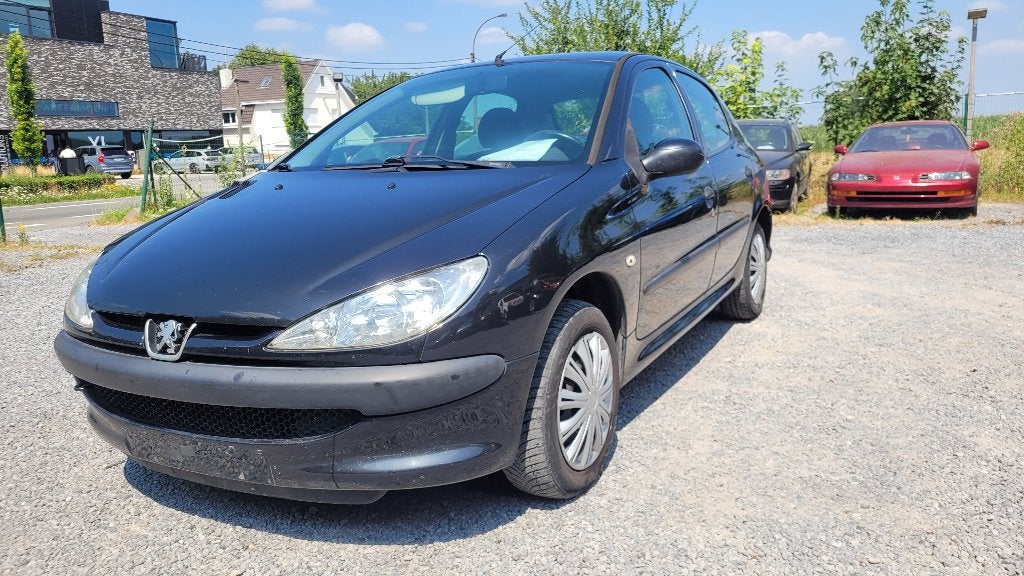 peugeot 206 1.4i 5 deurs euro 4 2006, Auto's, Voorwielaandrijving, 4 cilinders, Zwart, Bedrijf