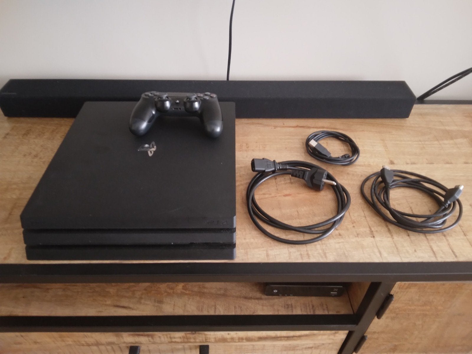 Ps4 pro 1T met controller, Games en Spelcomputers, Spelcomputers | Sony PlayStation 4, Ophalen