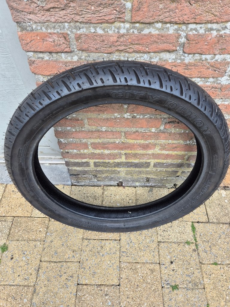 pneu 90-90-18 Pirelli, Enlèvement ou Envoi, Neuf