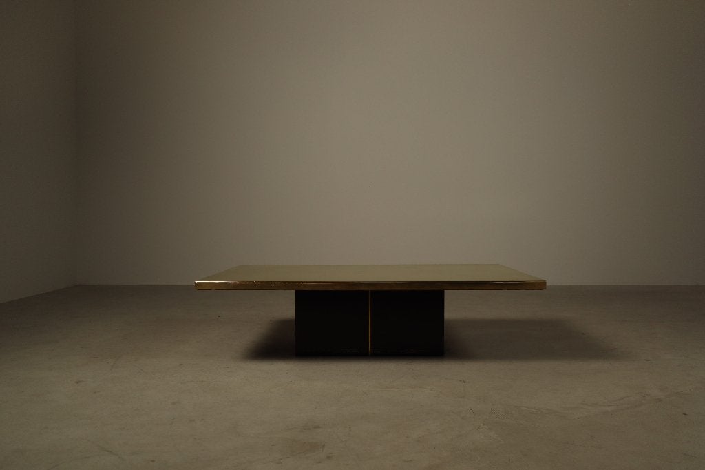 Table basse Christian Heckscher en laiton gravé, années 1970, Enlèvement
