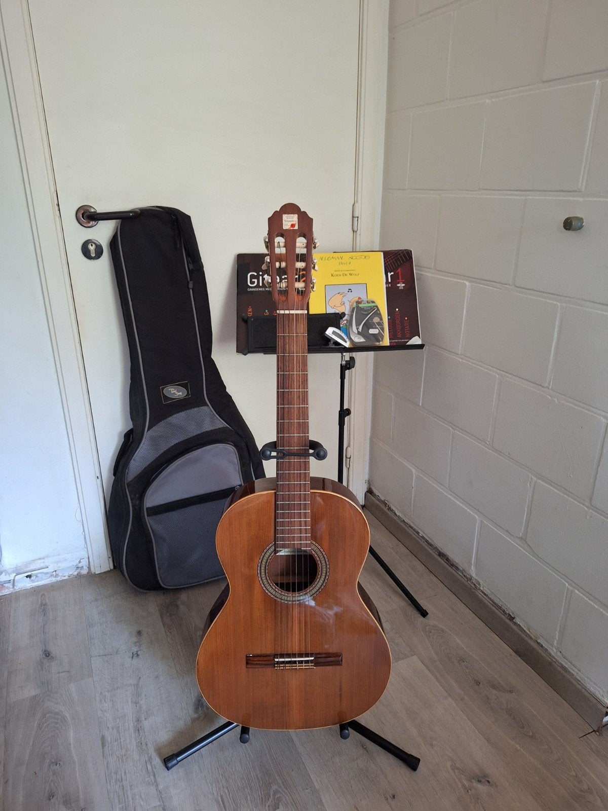 Gitaar beginners set, Enlèvement