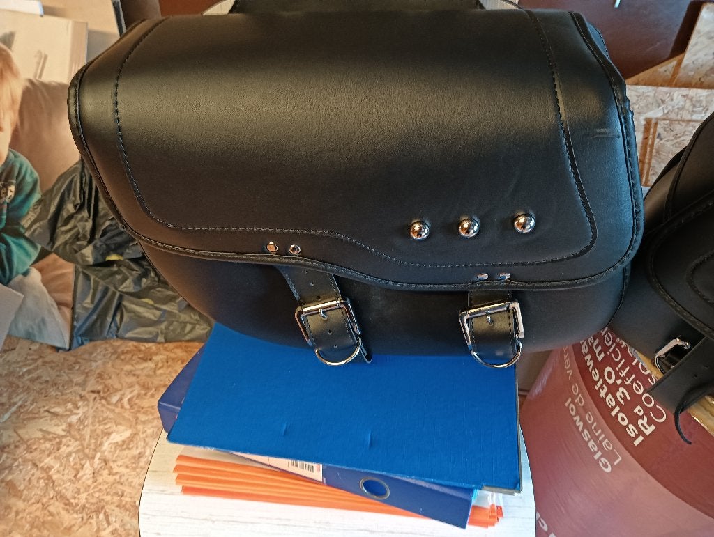 Zadeltassen in kunstleder ( splinternieuw ), Motoren, Accessoires | Koffers en Tassen, Ophalen of Verzenden, Nieuw