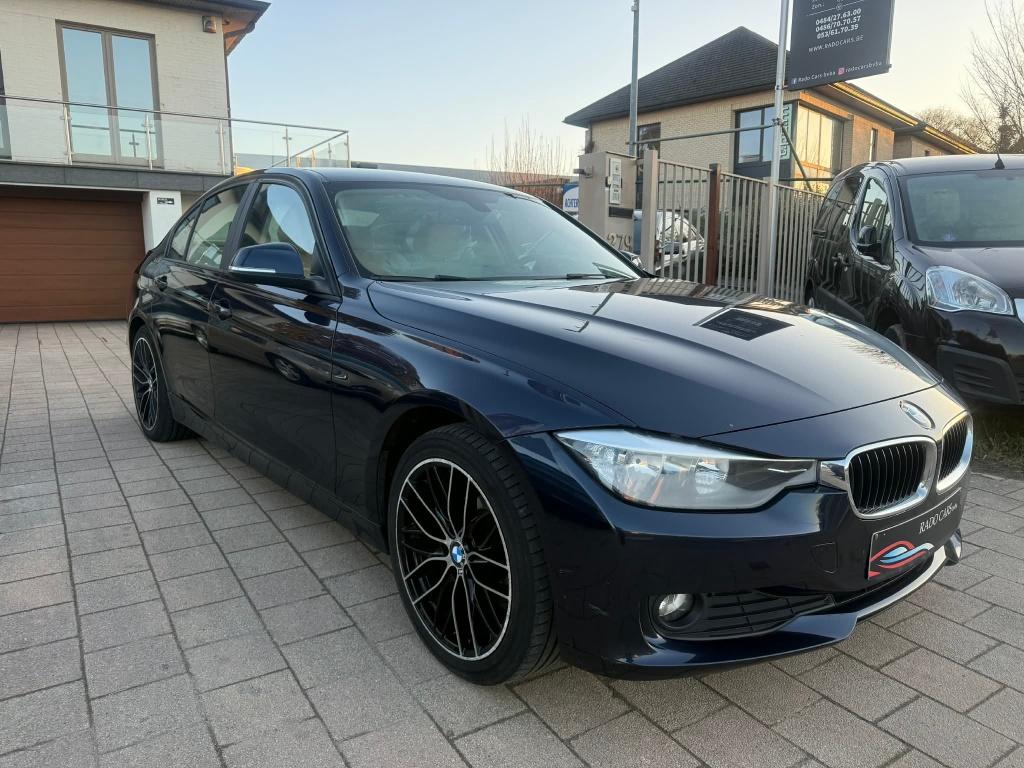 Bmw 318 d van 2013, 100 kW, Beige, 4 cilinders, Blauw