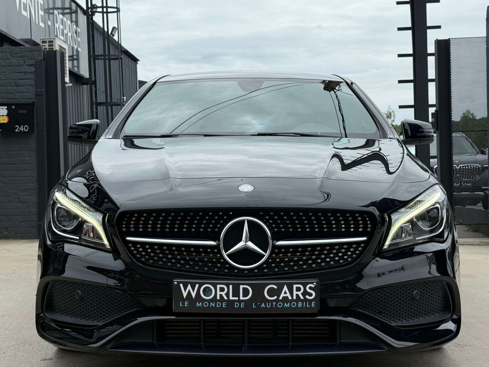 Mercedes-Benz CLA-Klasse 180 d PACK AMG - NAVIGATION - CAMER, Auto's, Voorwielaandrijving, Gebruikt, 4 cilinders, 103 g/km