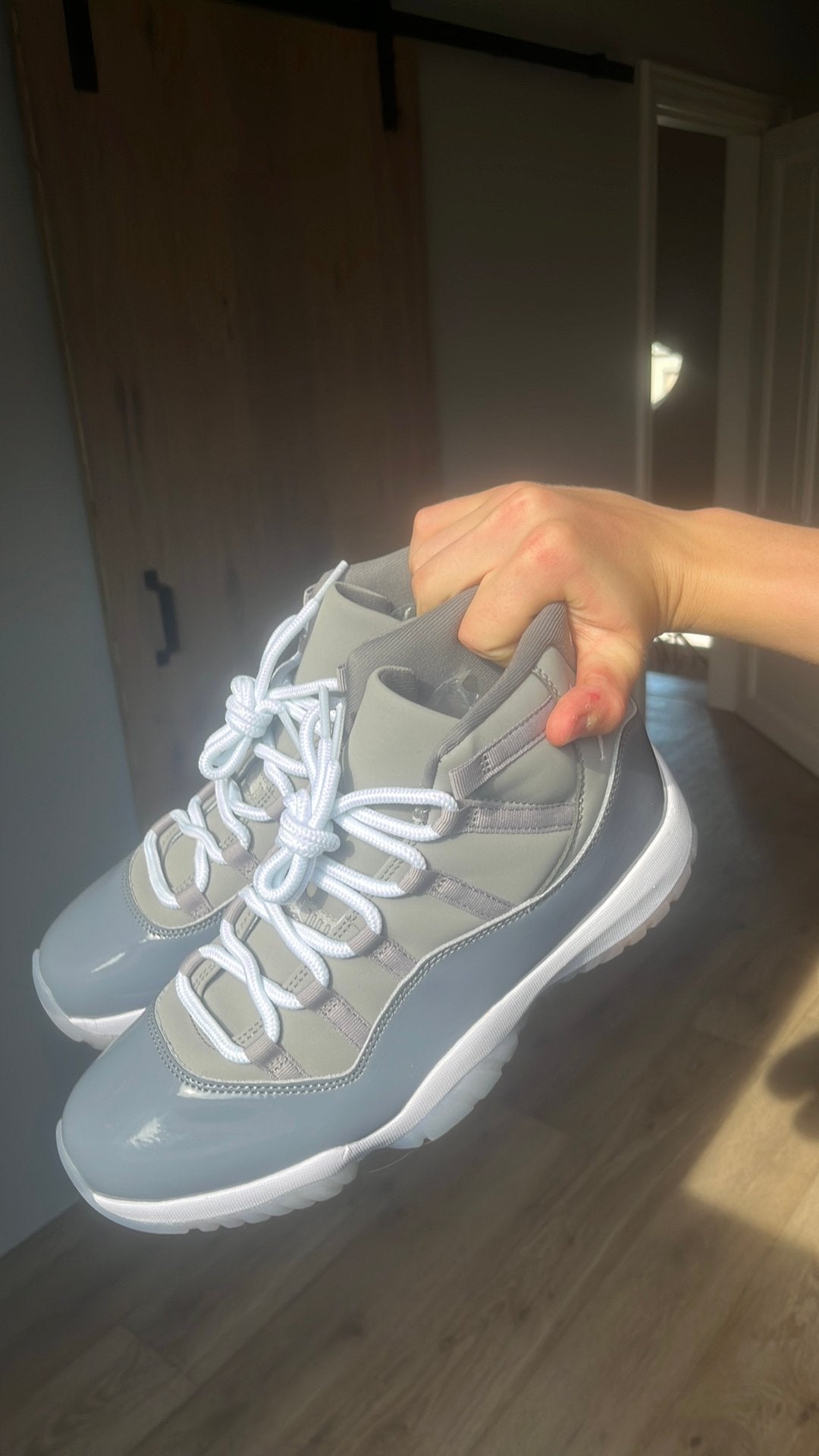 Jordan 11 cool grey, Verzenden, Zo goed als nieuw, Schoenen