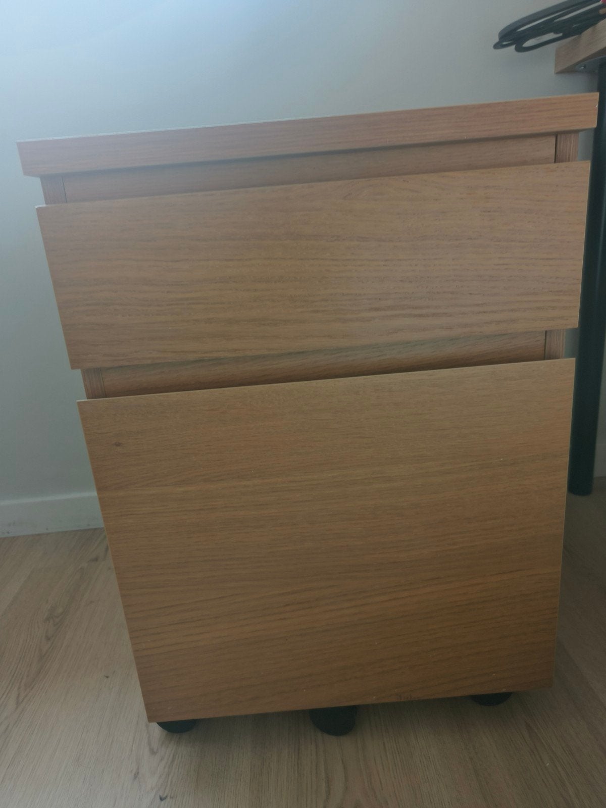 2 Ikea malm nachtkastjes met wieltjes, Ophalen