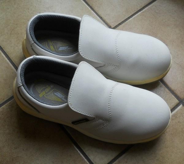 Chaussures de sécurité pour l' HORECA (pointure 39) neuves, Enlèvement