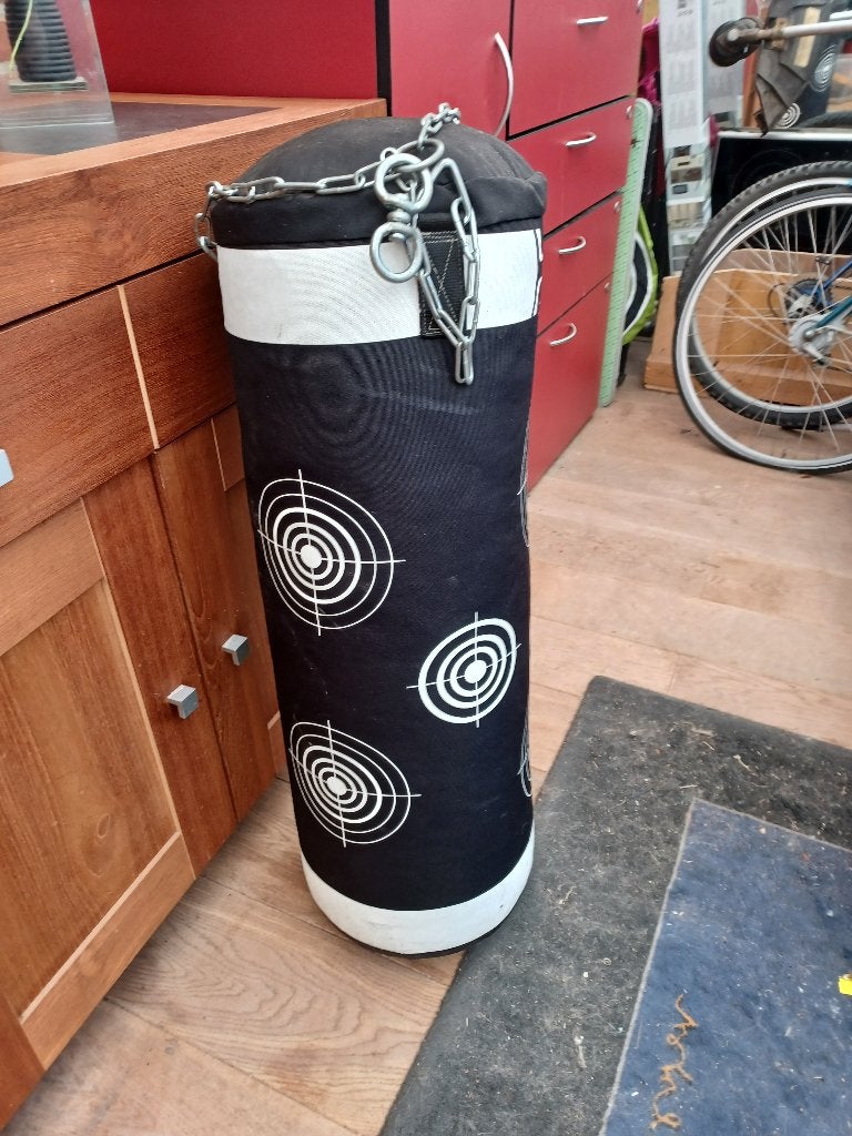 Te koop Boks zak plus ophang muurbeugel, Sport en Fitness, Ophalen, Zo goed als nieuw, Bokszak