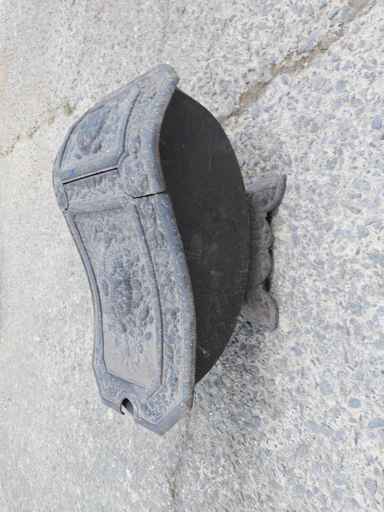Bac à charbon en fonte, Ophalen