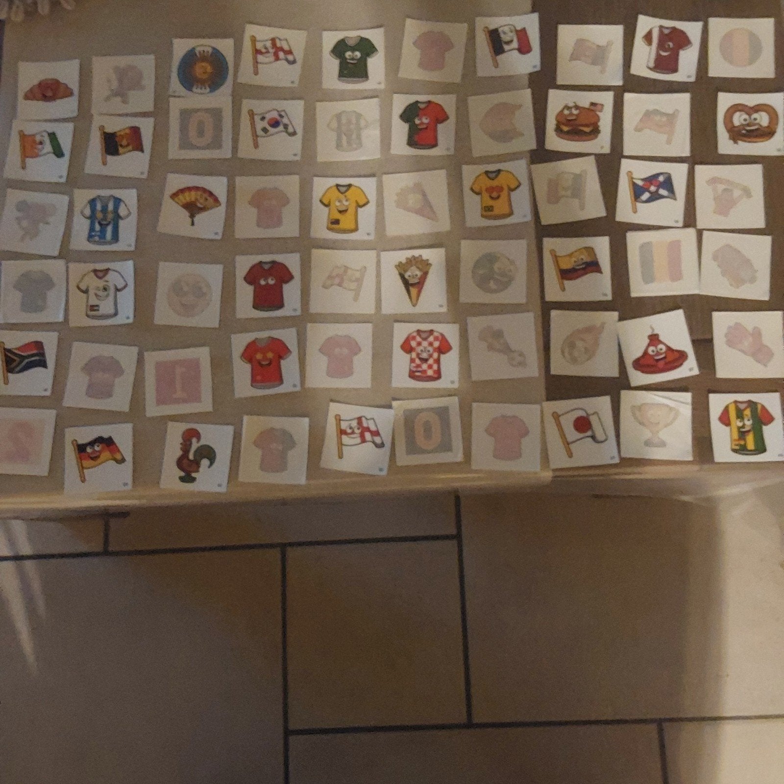 60 verschillende stickers van voetbal van ad delhaize, Enlèvement ou Envoi