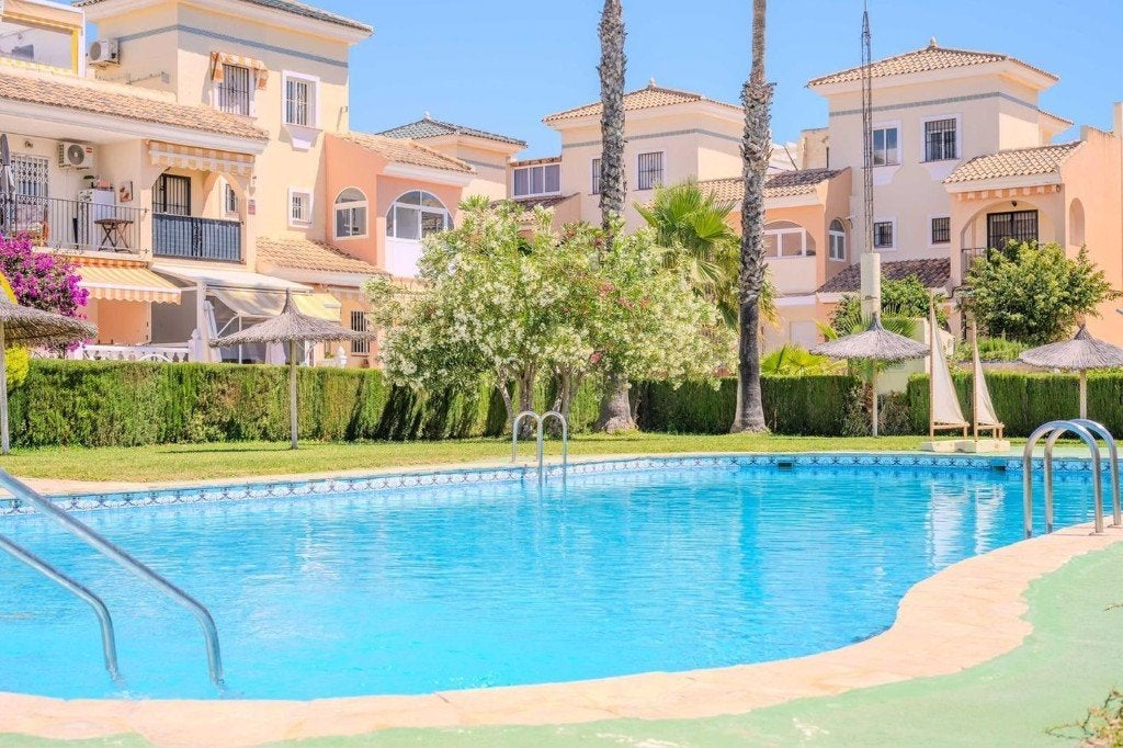 Ruim Herenhyuis Punta Prima, Immo, Étranger, Espagne, Maison d'habitation, Ville