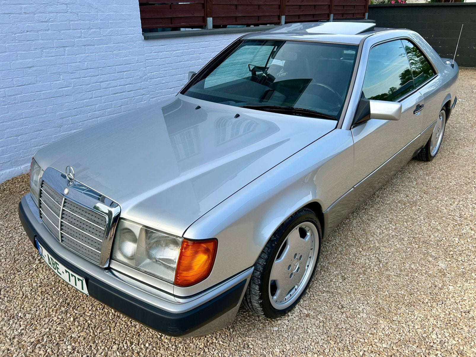 Mercedes w124 3.0l 24v 220cv 180.000km boite auto, Automaat, 4 zetels, Achterwielaandrijving, Lederen bekleding