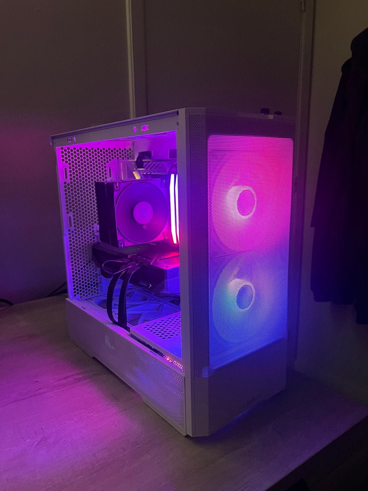 High end gaming pc R7 7800x3d / rx 9070xt gaming oc, Ophalen, Zo goed als nieuw, Gaming, SSD