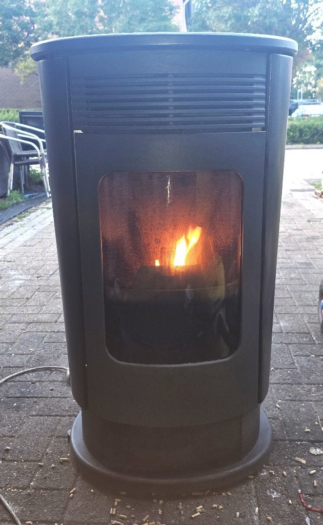 Poêle à granulés 10 kw avec logo edilkamin, Autres carburants, Comme neuf, Enlèvement, Poêle à granulés