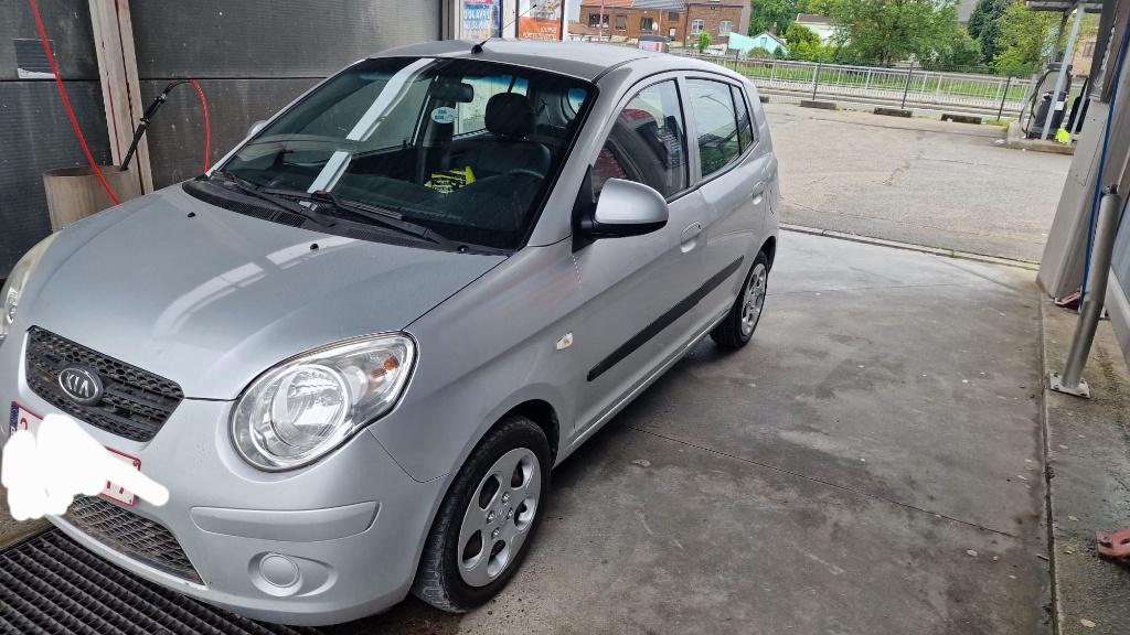 Kia picanto année 2009 avec 125.000km, Autos, Kia, Argent ou Gris, 46 kW, Boîte manuelle, Noir