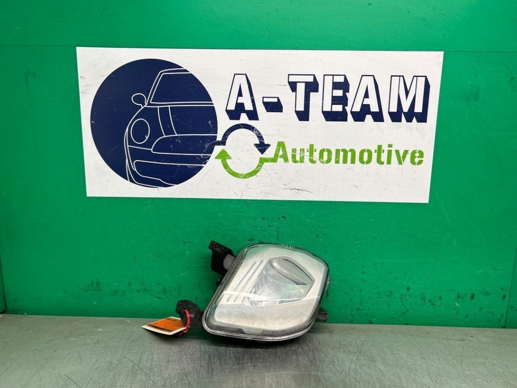 ANTI BROUILLARD AVANT DROIT Ford Fiesta 7 (01-2017/07-2023), Henry-Ford-Straße  1
50735  Köln, DE, Ford-Werke GmbH, Kunden@ford.com