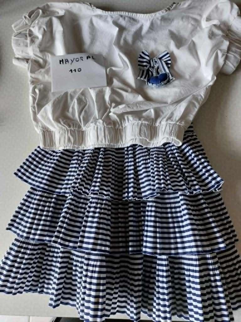 Setje Rok & Blouse Maat 110 Mayoral Als nieuw 8 €, Kinderen en Baby's, Ophalen, Zo goed als nieuw, Meisje, Setje
