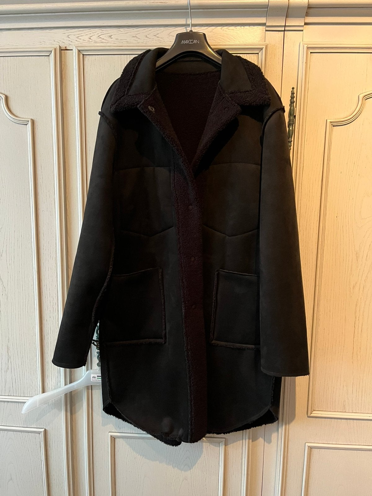 Zwarte omkeerbare look alike suede jas, Kleding | Dames, Verzenden, Zo goed als nieuw, Maat 42/44 (L)
