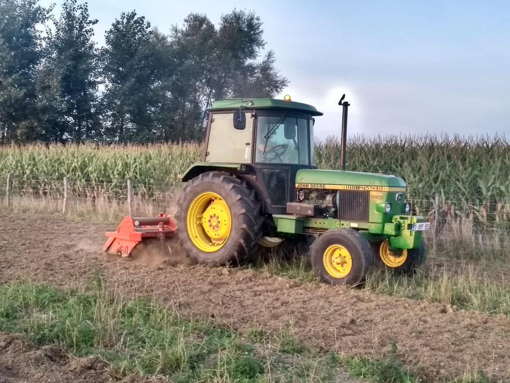 John Deere 2140, Zakelijke goederen, Landbouw | Tractoren, 7500 tot 10000, John Deere, 80 tot 120 Pk, Gebruikt, Ophalen