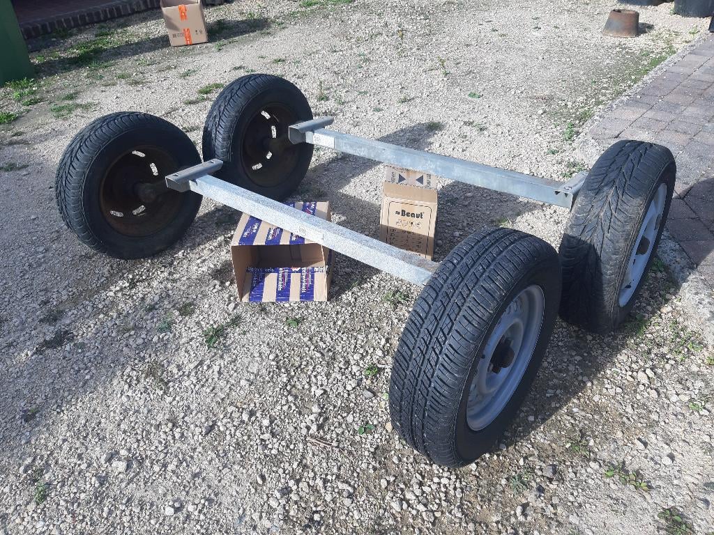 Assen en wielen aanhangwagen  banden 165/70 R13, Particulier, Achat