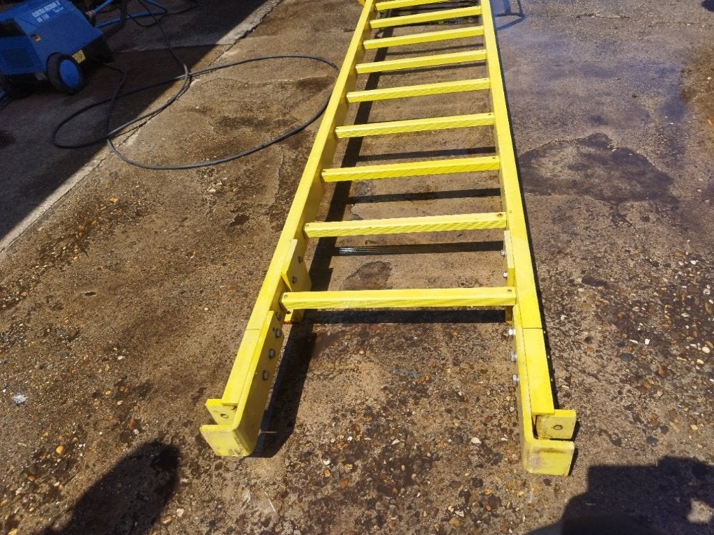 Glasvezelversterkte kunststof ladder 615 cm, Ophalen, Gebruikt, Ladder, Geen idee