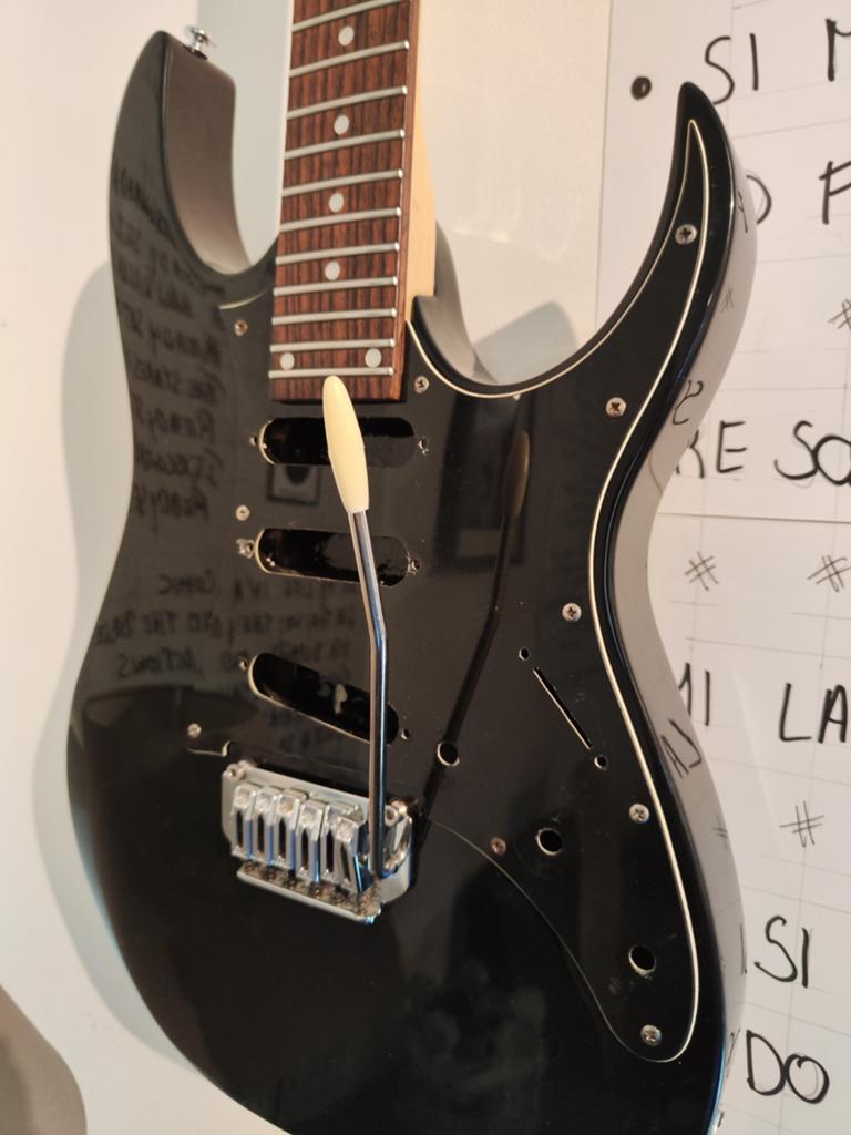Ibanez à vendre/échanger, Musique & Instruments, Instruments à corde | Guitares | Électriques, Enlèvement, Solid body, Ibanez