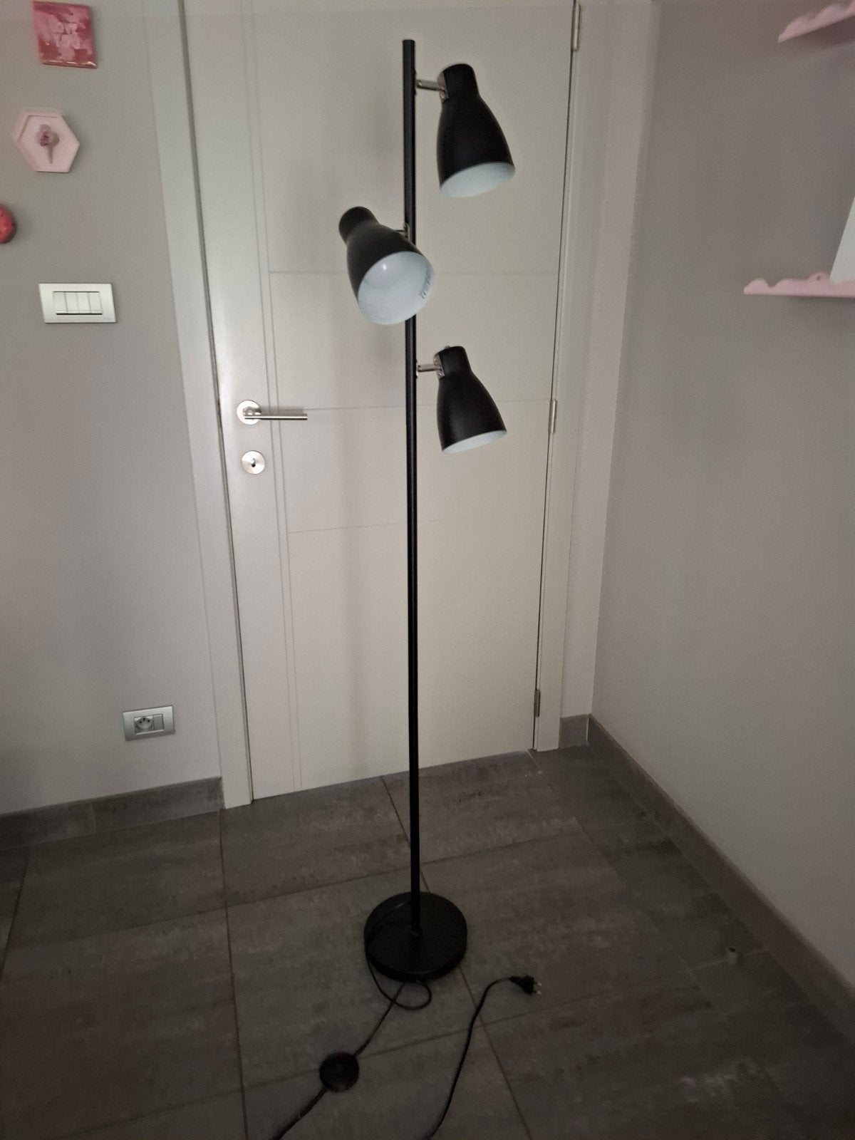 zwarte vloerlamp retro, Huis en Inrichting, Ophalen, E27 (groot), Zo goed als nieuw, Metaal