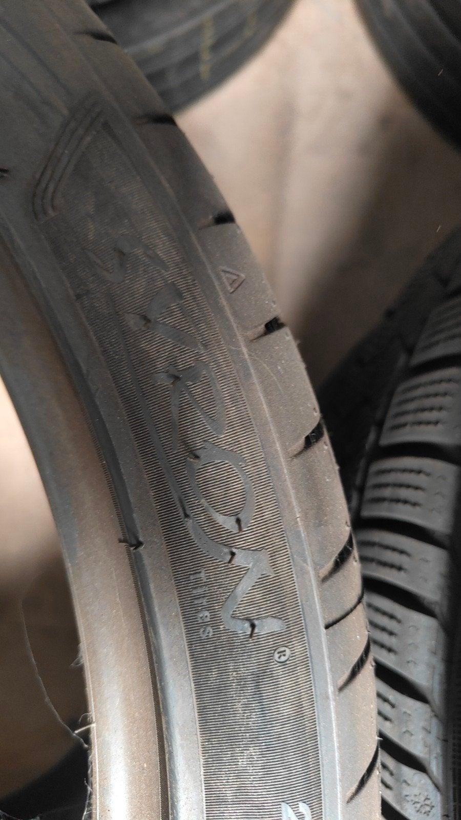 245/35r19 93y syron 90€ per stuk met montage en balanceren, Auto-onderdelen, Ophalen