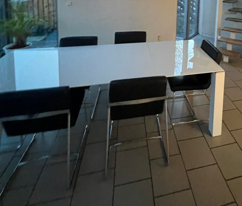 Table extensible 6-8 personnes Excentric d’occasion, Maison & Meubles, Enlèvement, Verre