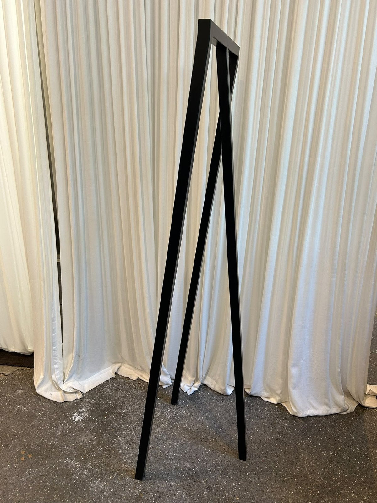HAY Loop stand kapstok zwart, Ophalen, Zo goed als nieuw, Metaal