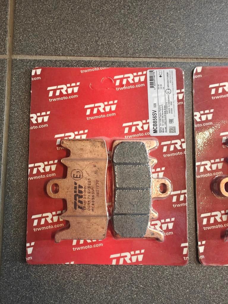 Te koop: Set TRW Sinter Street Remblokken (Links + Rechts), Motoren, Motoren | BMW, Particulier, Nieuw