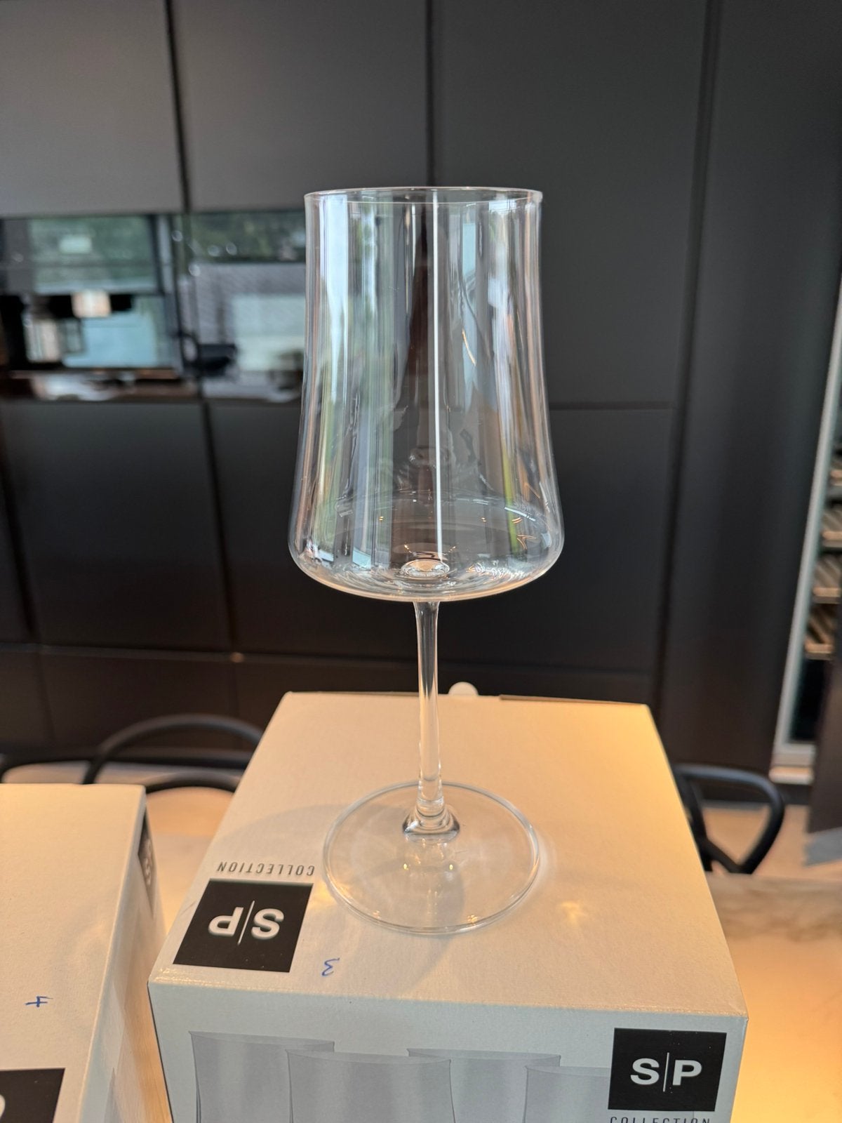 Lot de 13 verres a vin 53cl Salt & Pepper modele Muze, Enlèvement, Comme neuf