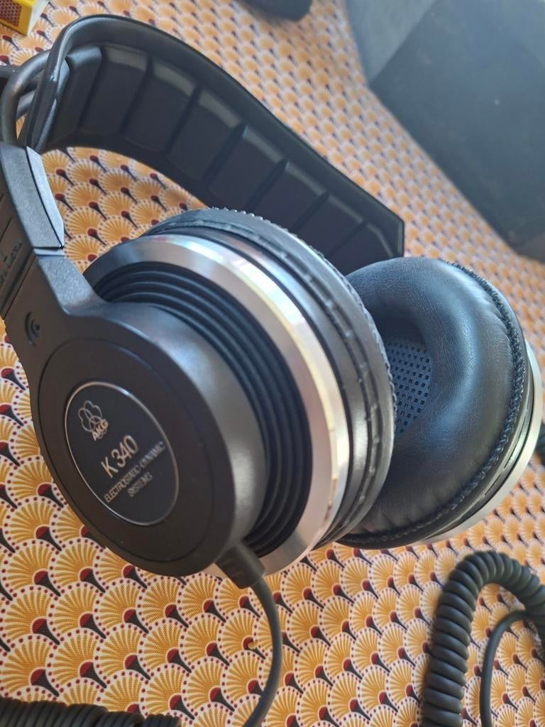 AKG K 340, Audio, Tv en Foto, Hoofdtelefoons, Ophalen, Over oor (circumaural), Overige merken