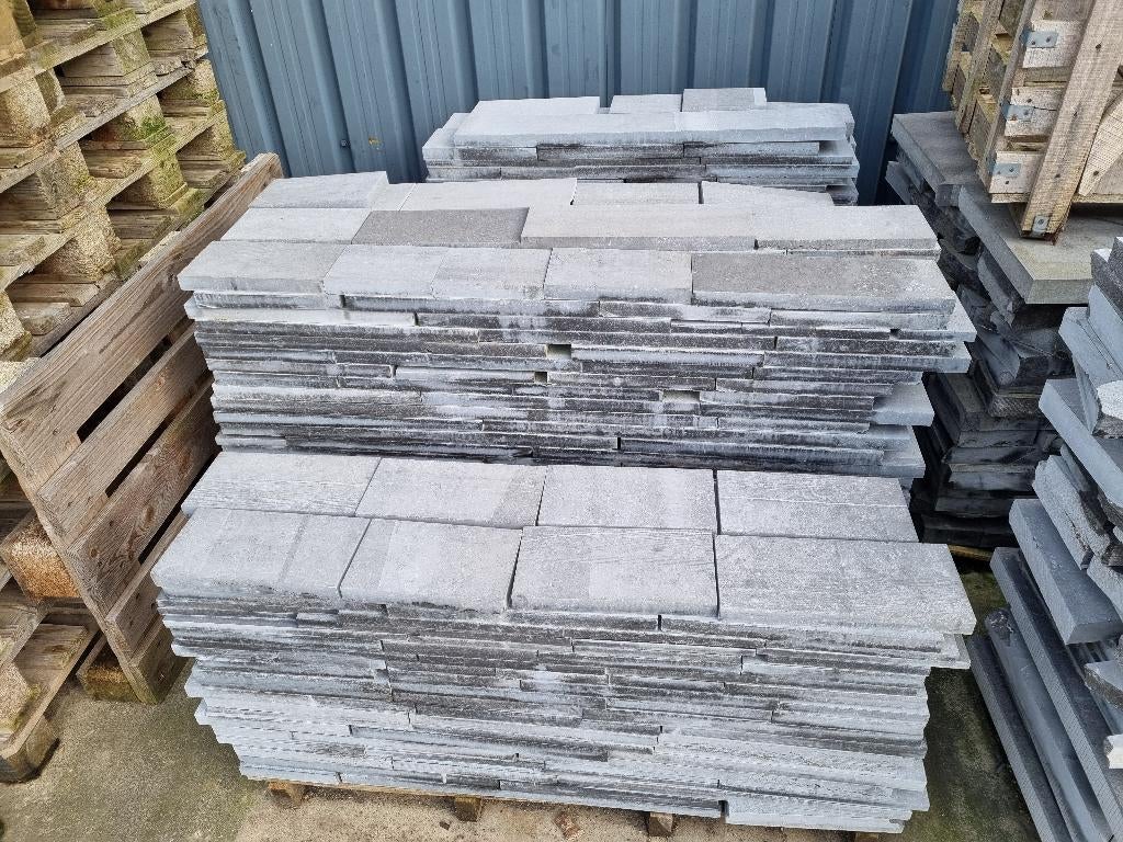 Reststukken Belgische blauwe steen, 2 en 3 cm dik, €23/m², Ophalen, Nieuw, Terrastegels, Natuursteen