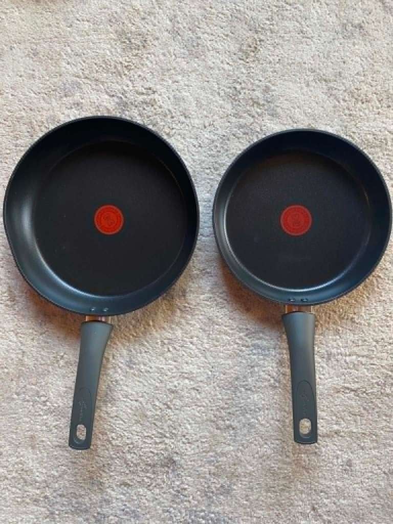 set van 2 braadpannen  24/28 cm - Lagostina, Huis en Inrichting, Keuken | Potten en Pannen, Zo goed als nieuw, Aluminium, Antiaanbaklaag
