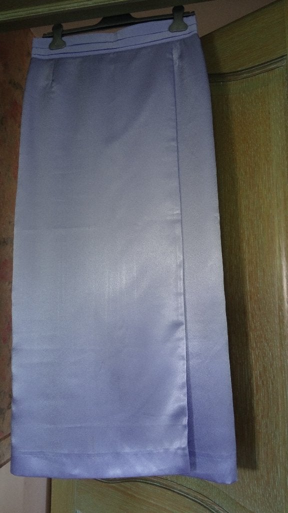 JUPE DE SOIRÉE LONGUE EN SATIN (LILAS), Vêtements | Femmes, Habits de circonstance, Comme neuf, Autres types, Taille 38/40 (M)