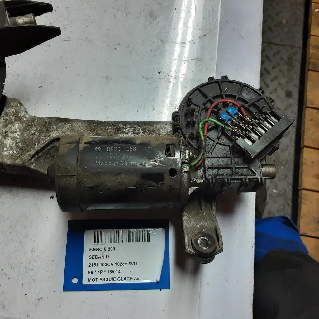 MOTEUR ESSUIE-GLACE AVANT C (W202) (0390241420), Mercedes-Benz, Mevr. I. Hauben, Utilisé, Rue de l'Espoir 34 34
4030  GRIVEGNÉE, BE
