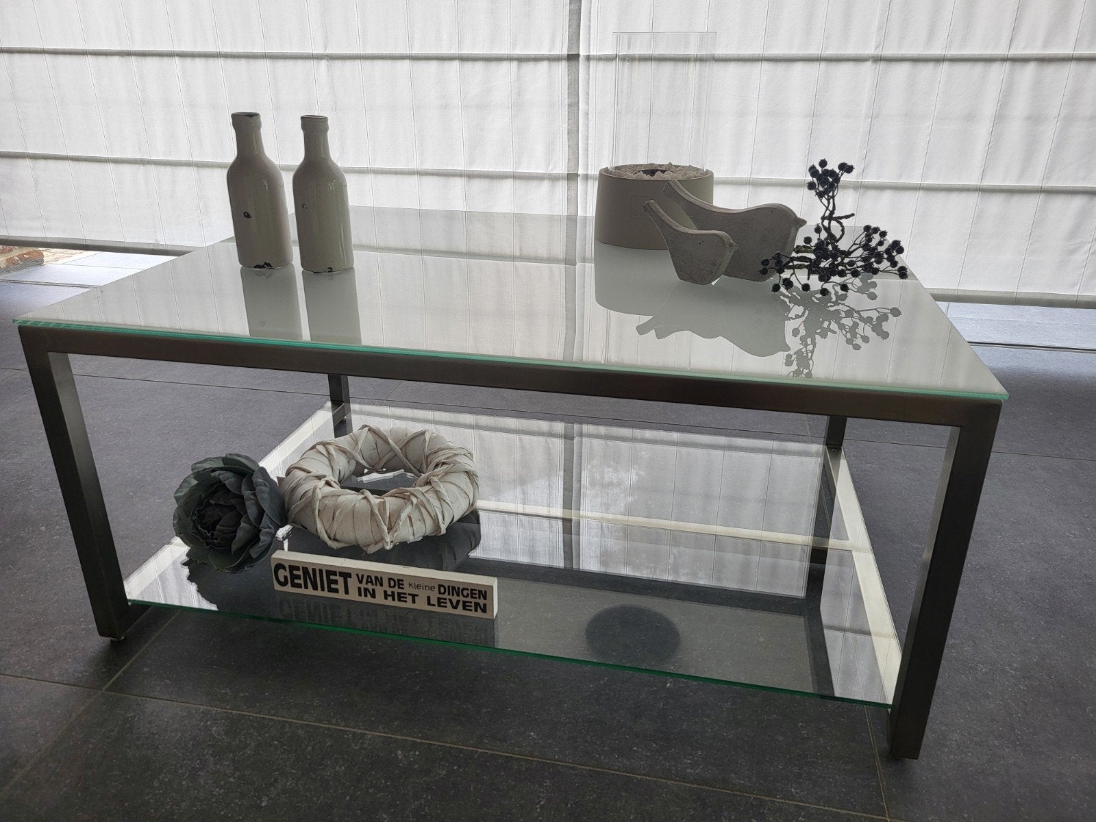 Table avec structure en acier inoxydable et plaque en verre, 50 à 100 cm, Comme neuf, Verre, Enlèvement