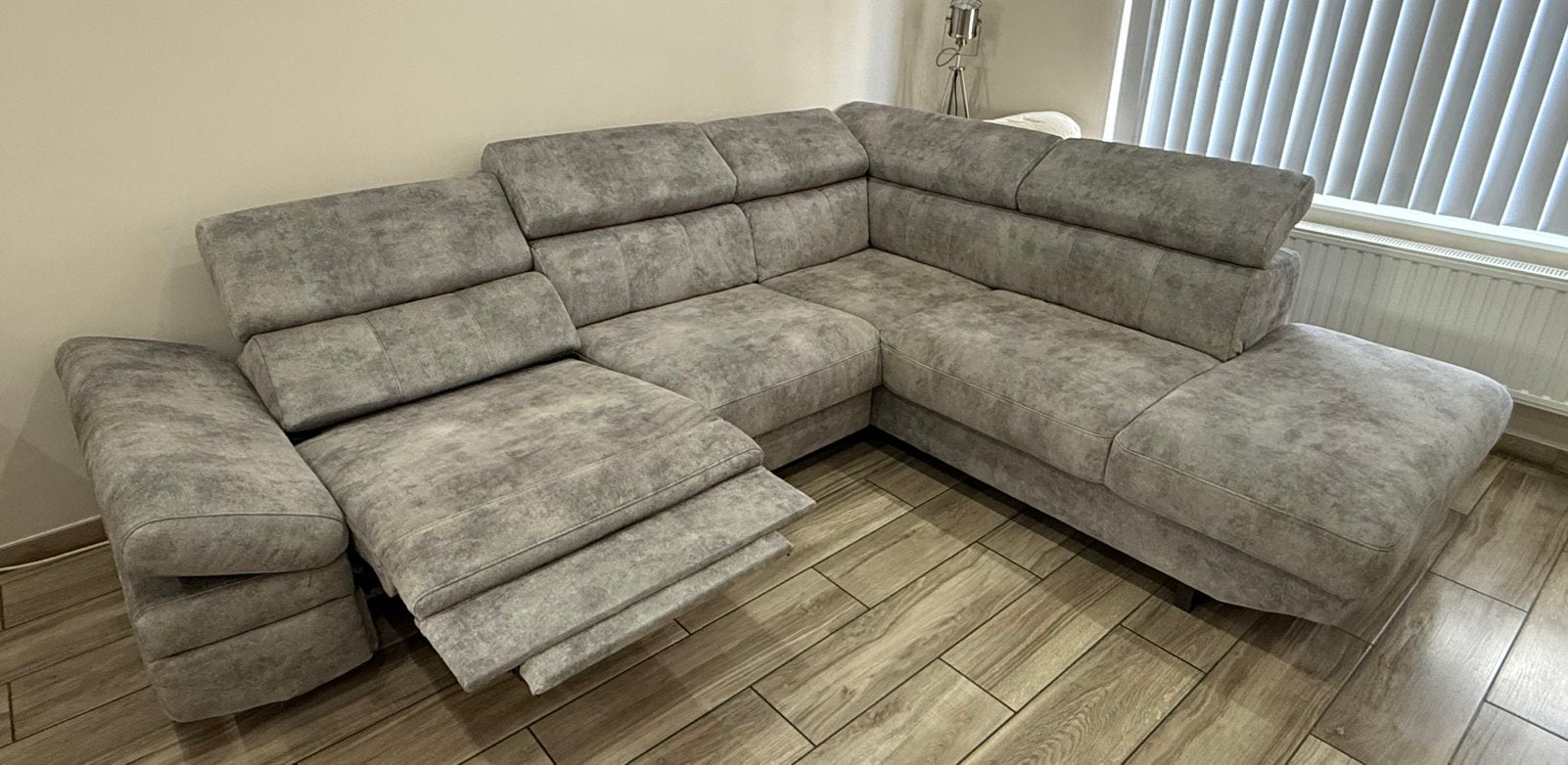 Salon d’angle en nubuck/daim – État impeccable, 100 à 125 cm, 250 à 300 cm, Banc d'angle, Quatre personnes ou plus