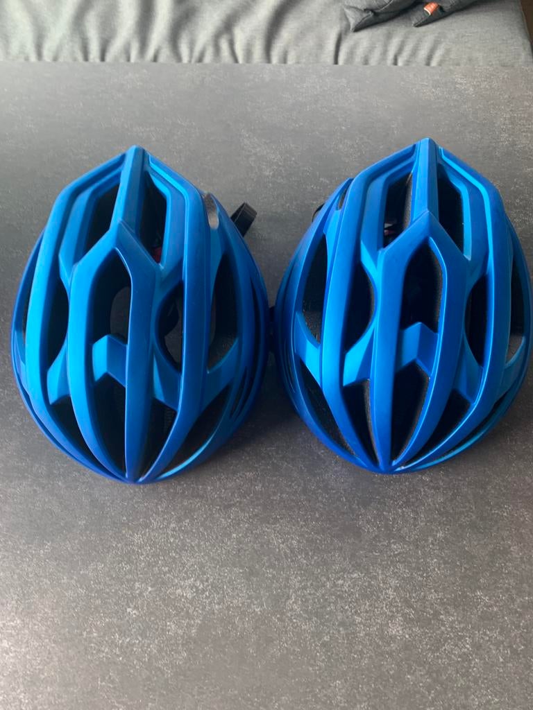 2 fietshelmen, Enlèvement, Utilisé