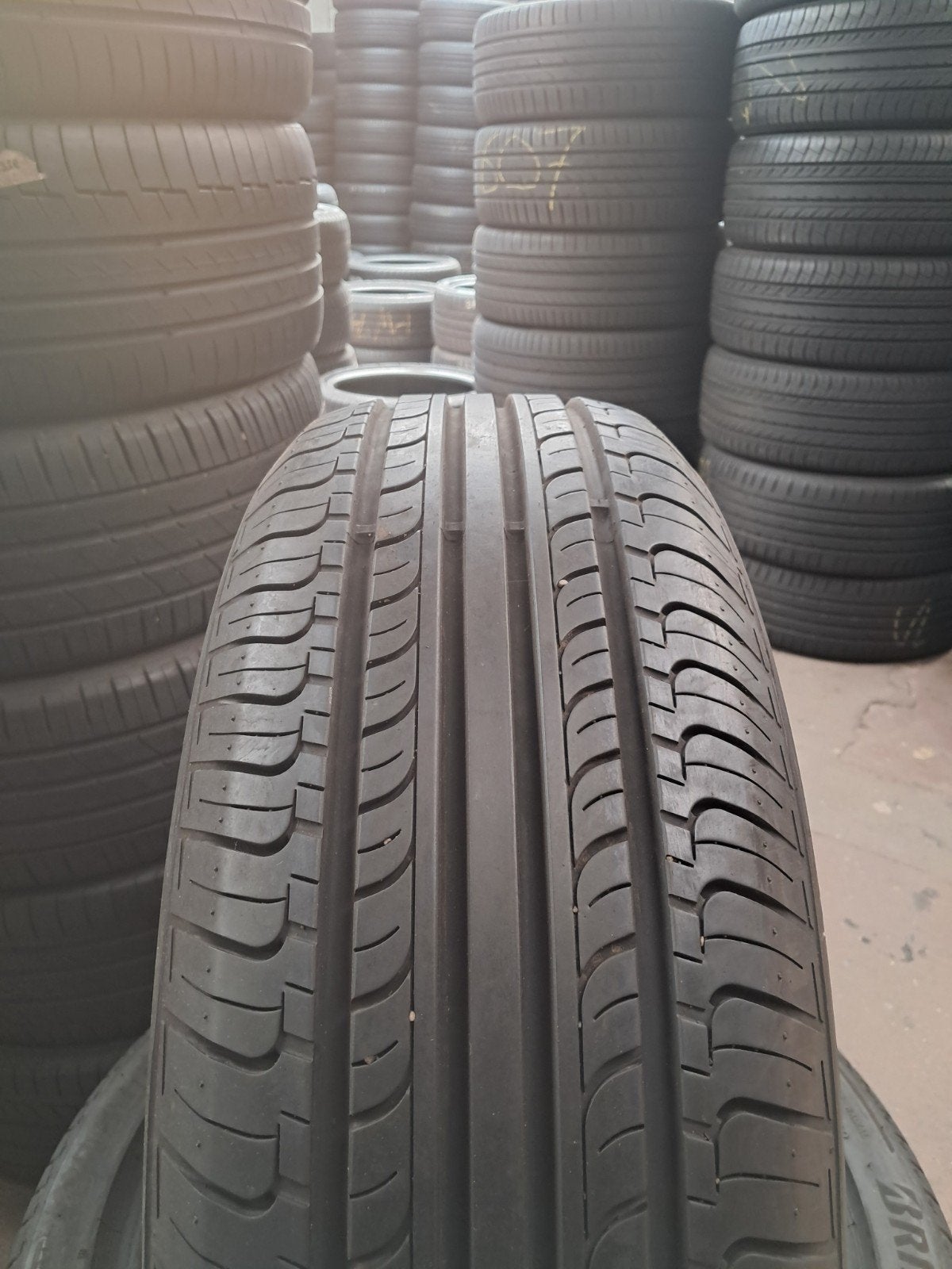 22560r17 225 60 r17 Hankook LEASING presque NOUVEAU avec mon, Enlèvement ou Envoi