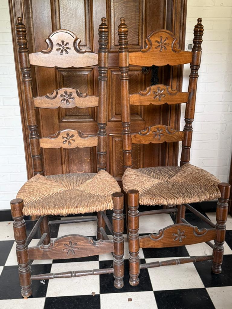 Set van 2 Spaanse landelijke eetkamerstoelen, Ophalen