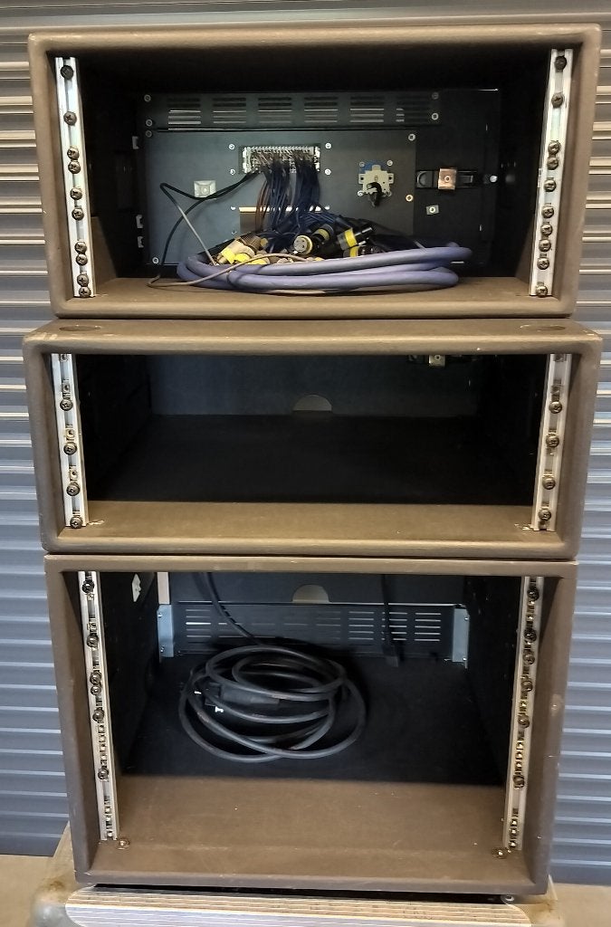 3x professionele 19 inch binnenrack (prijs voor de 3), Muziek en Instrumenten, Ophalen, Gebruikt