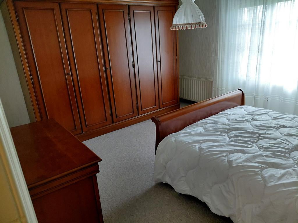Volledige slaapkamer te koop 300€